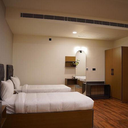 The Continental Inn & Suites Mysore Exterior photo